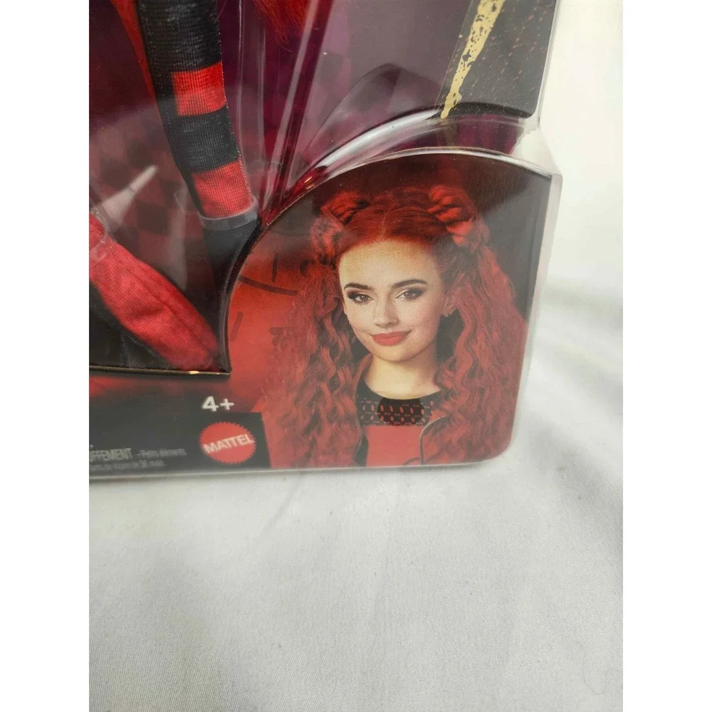 Disney Descendants The Rise of Red Doll Red Daughter of Queen of Hearts Mattel